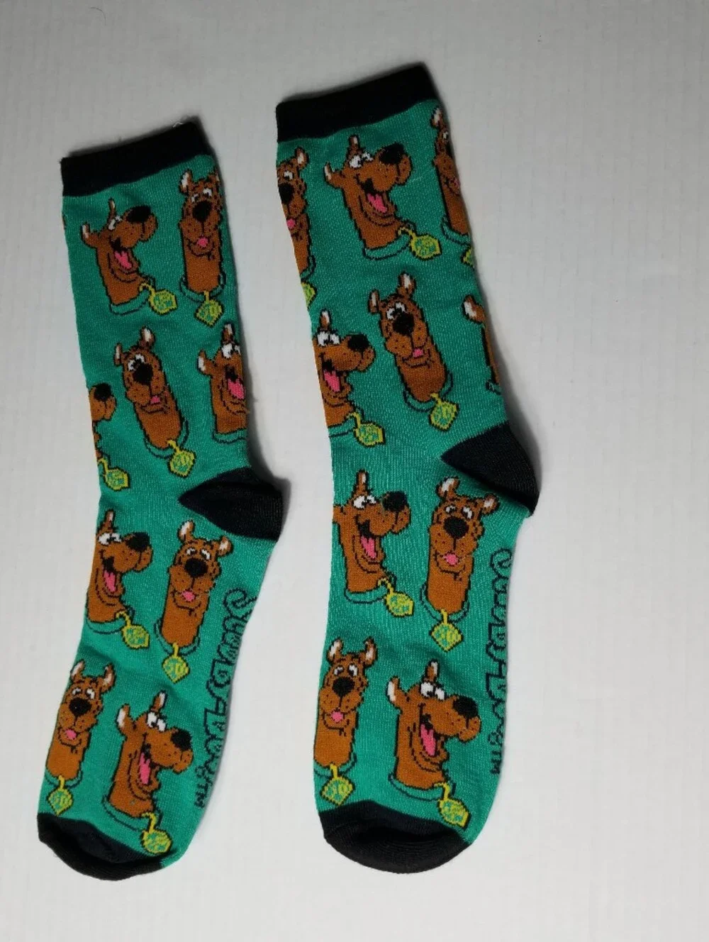 NWOT SCOOBY-DOO GRAPHIC CREW SOCKS
